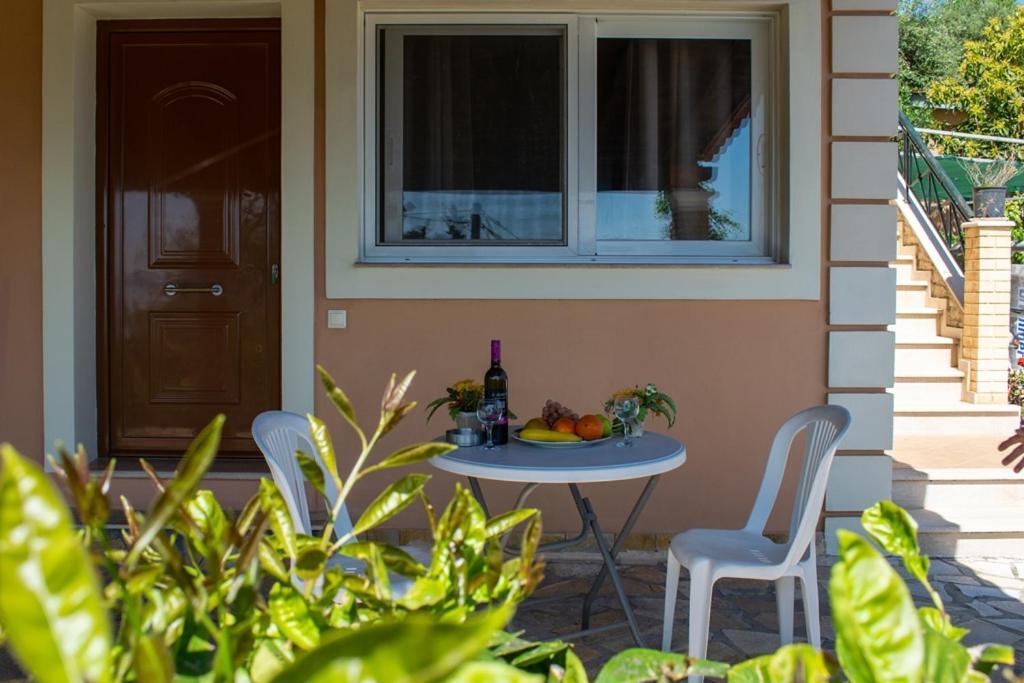 Takis & Eirini Family Apartments Perama  Exteriér fotografie