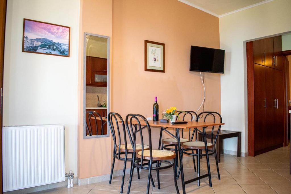 Takis & Eirini Family Apartments Perama  Exteriér fotografie